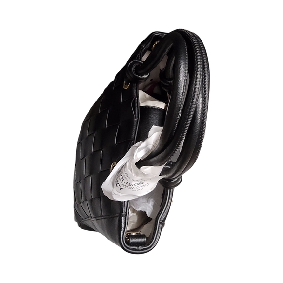 Customer Return On 34th Black Lilianna Woven Bucket Bag  missing crossbody strap - Picture 7 of 10